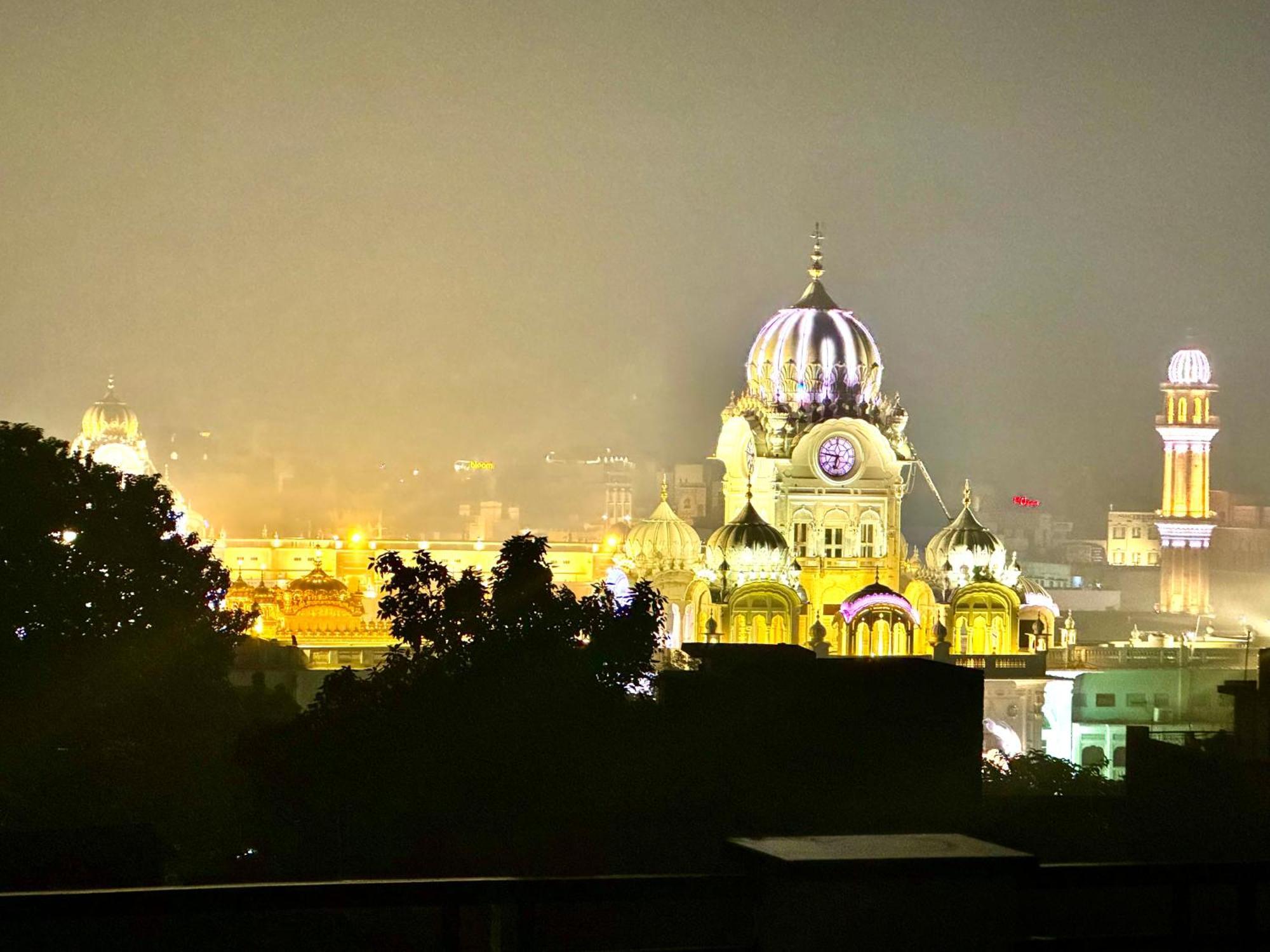 Hotel Heaven View - 50M From Golden Temple Amritsar Esterno foto