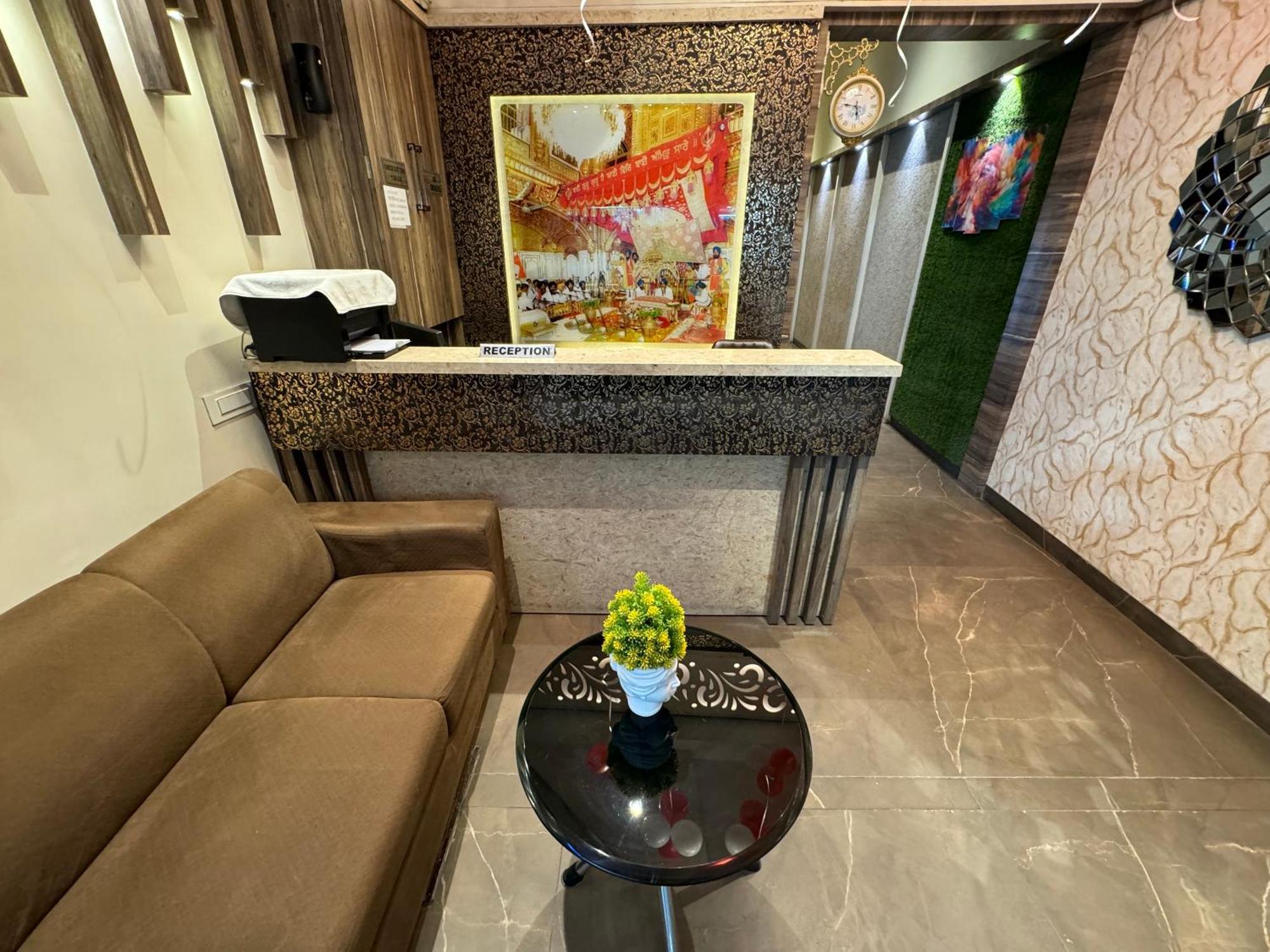 Hotel Heaven View - 50M From Golden Temple Amritsar Esterno foto