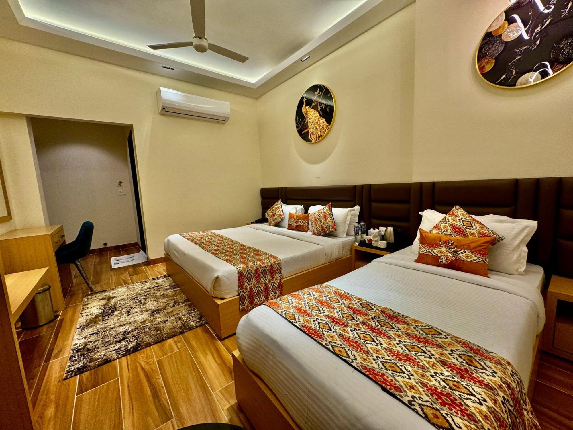 Hotel Heaven View - 50M From Golden Temple Amritsar Esterno foto