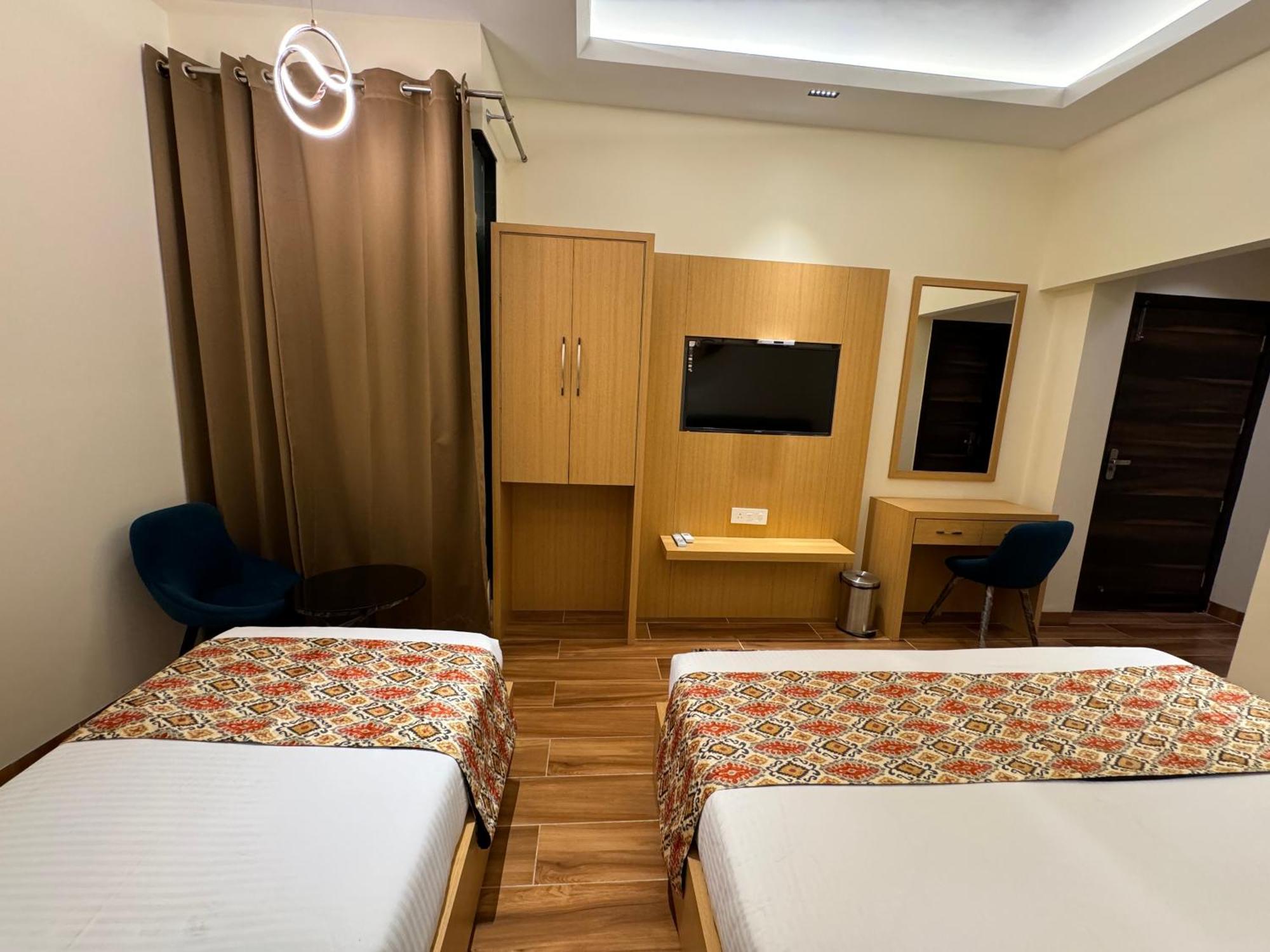 Hotel Heaven View - 50M From Golden Temple Amritsar Esterno foto