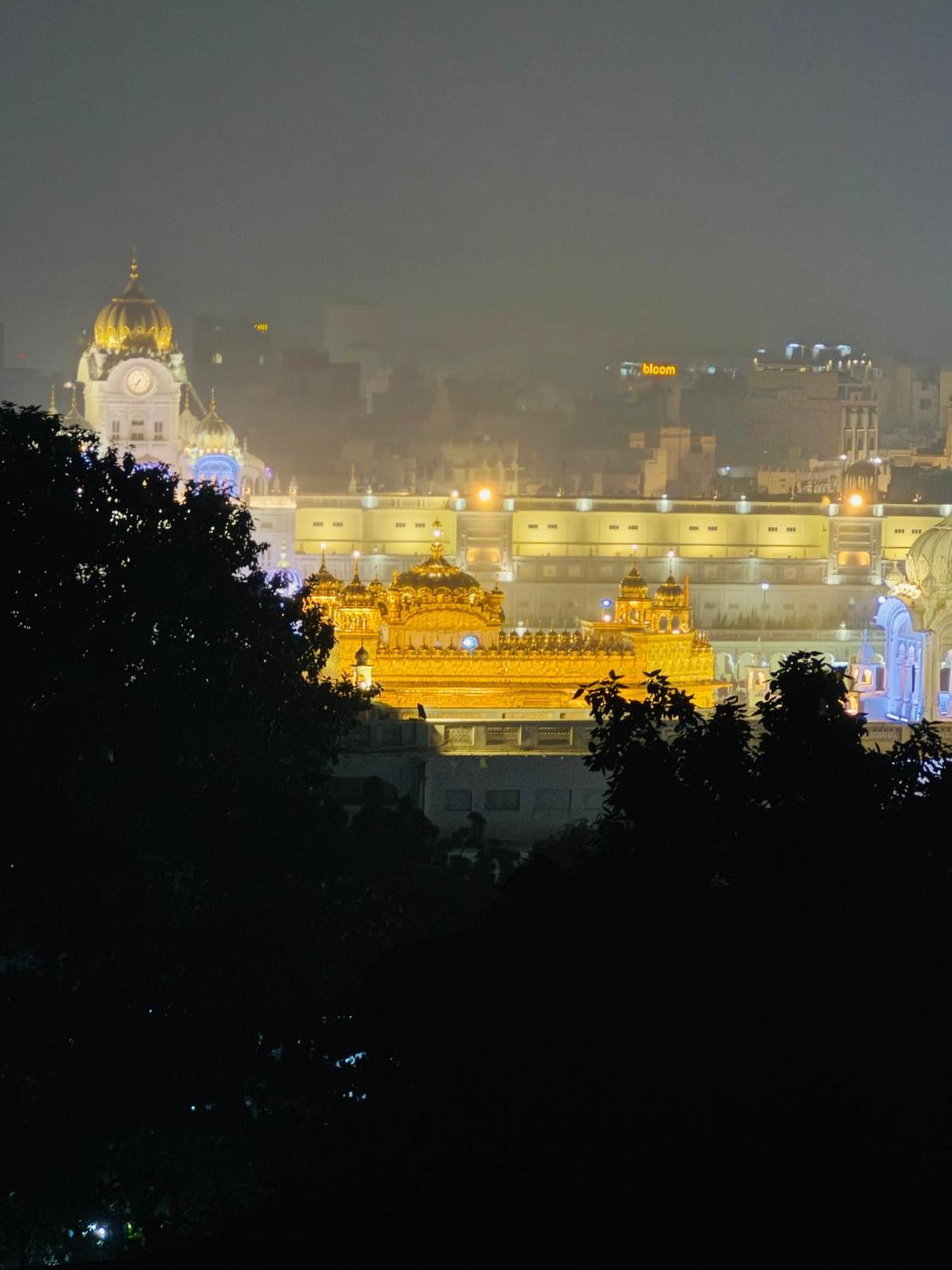 Hotel Heaven View - 50M From Golden Temple Amritsar Esterno foto
