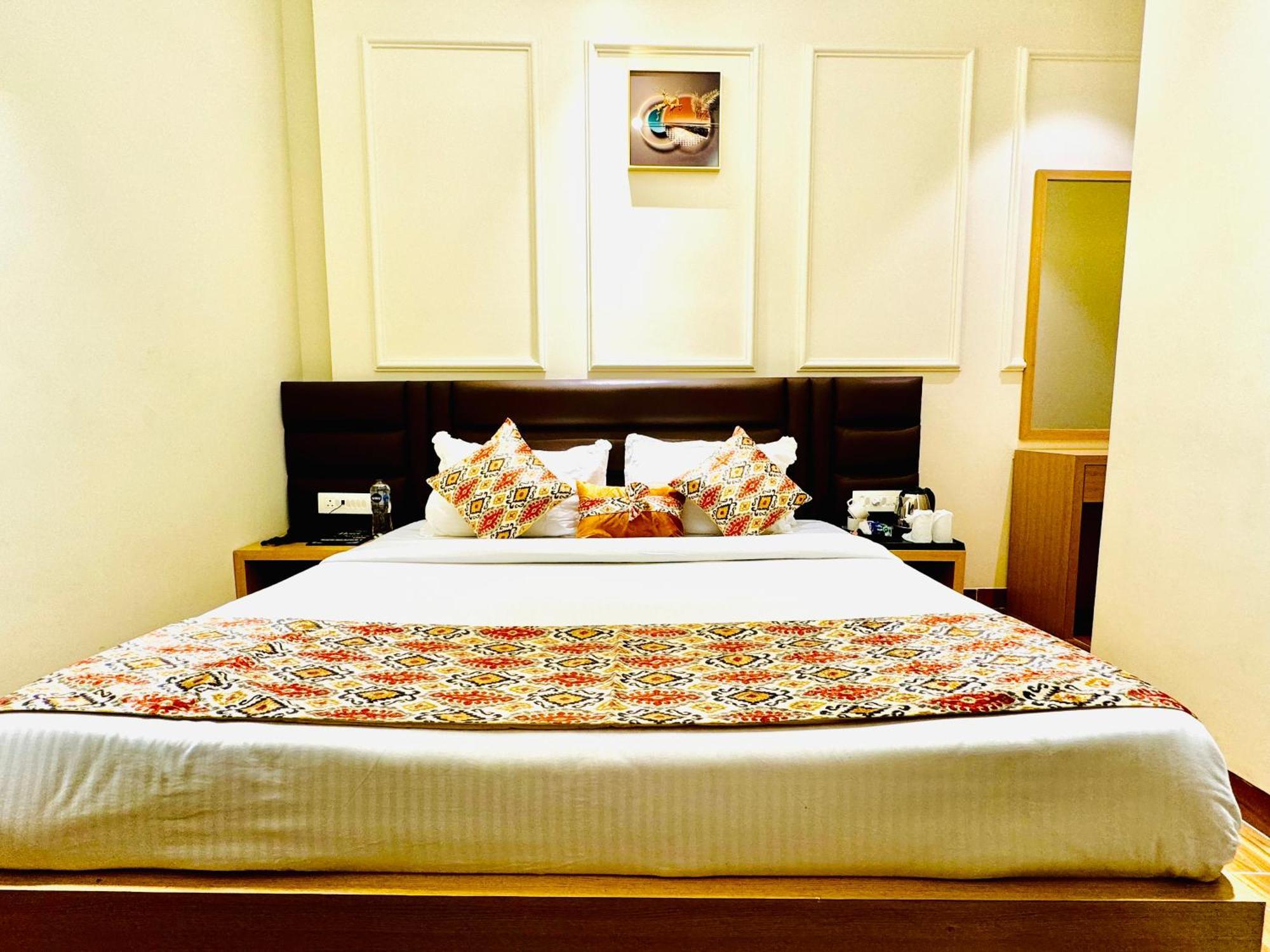 Hotel Heaven View - 50M From Golden Temple Amritsar Esterno foto