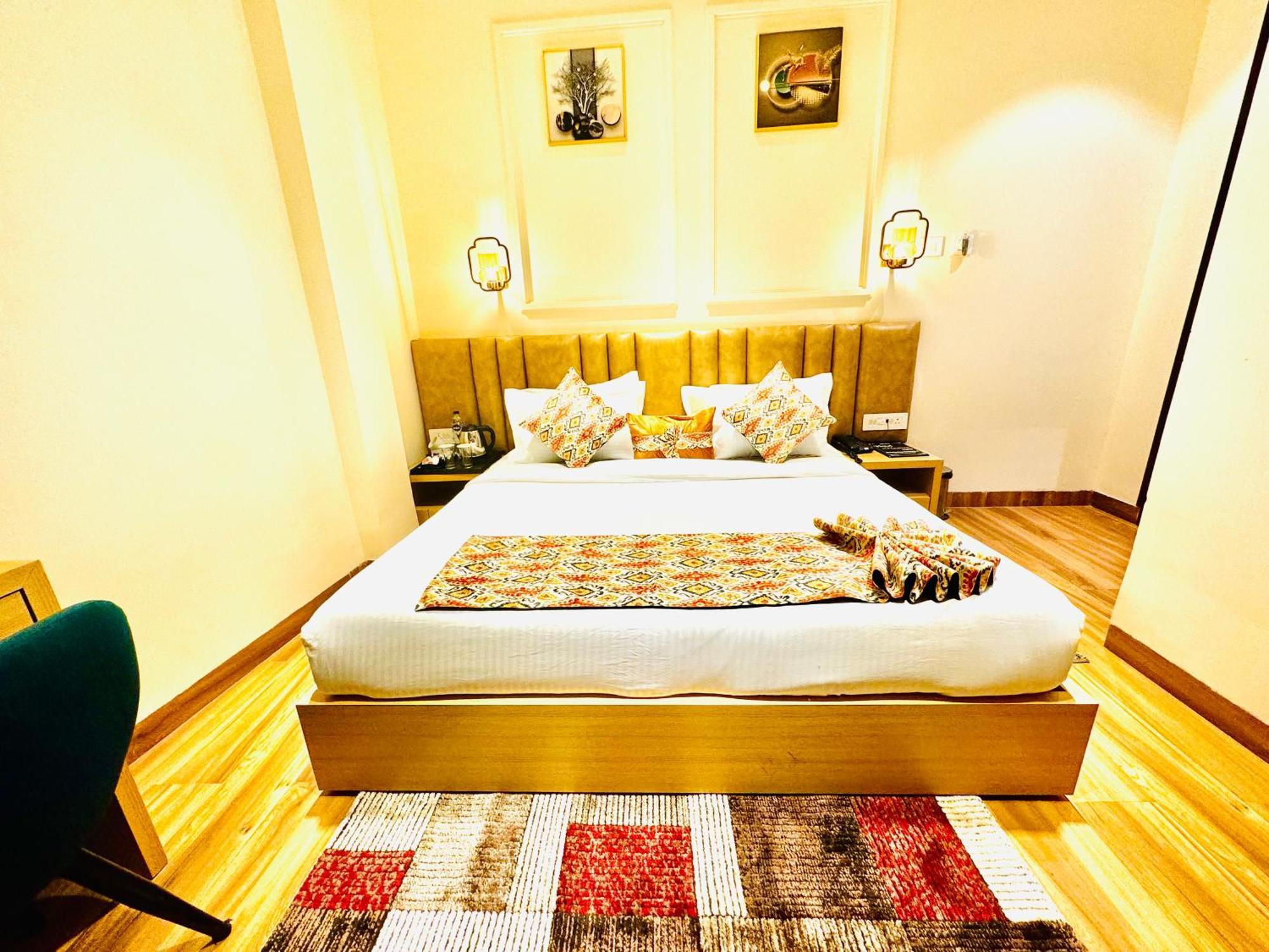 Hotel Heaven View - 50M From Golden Temple Amritsar Esterno foto